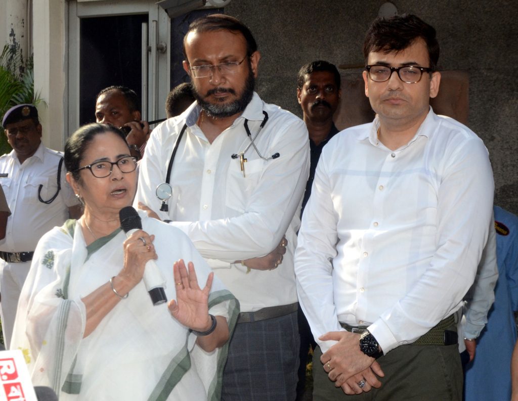 buddhadeb-bhattacharjee’s-condition-improves,-brought-out-of-invasive-ventilation