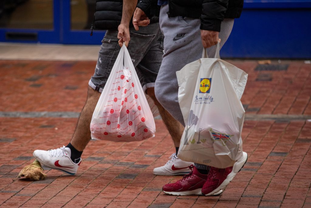 new-york-city-restricts-single-use-plastic-in-takeout-orders