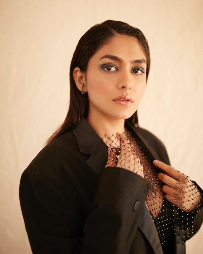 mrunal-to-celebrate-31st-b’day-on-sets-of-vijay-deverakonda-starrer-‘vd13’