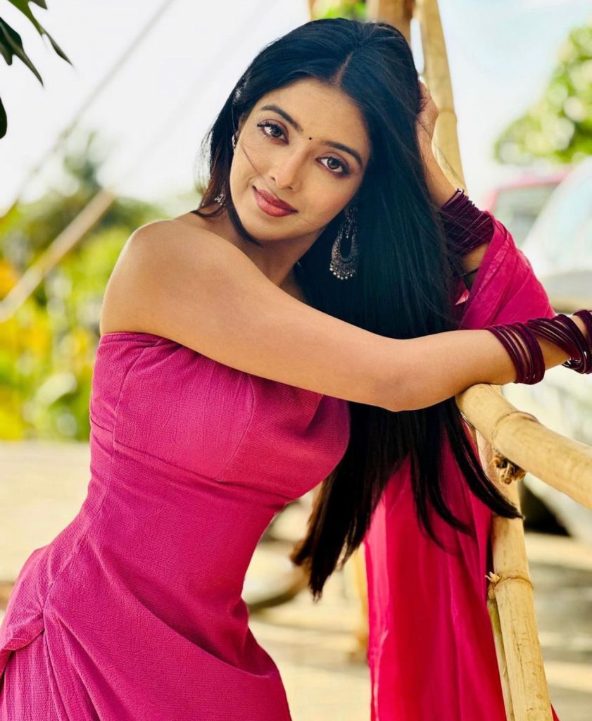 khushi-dubey’s-fitness-mantra-is-all-about-‘yoga,-dancing,-nutritious-diet’