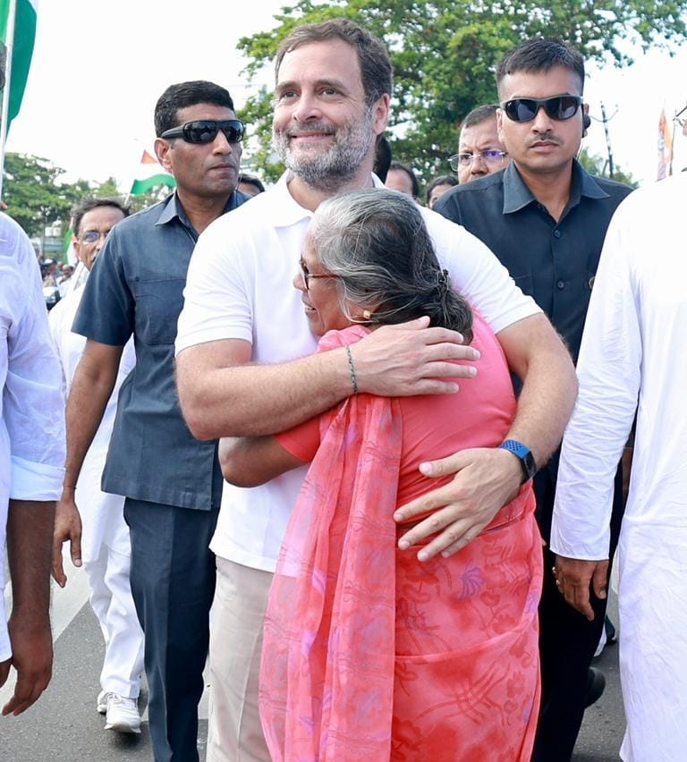 Only love can douse the flame of hatred, says Rahul Gandhi only-love-can-douse-the-flame-of-hatred,-says-rahul-gandhi