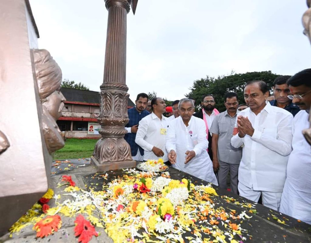 brs-neither-with-nda-nor-with-india,-says-kcr