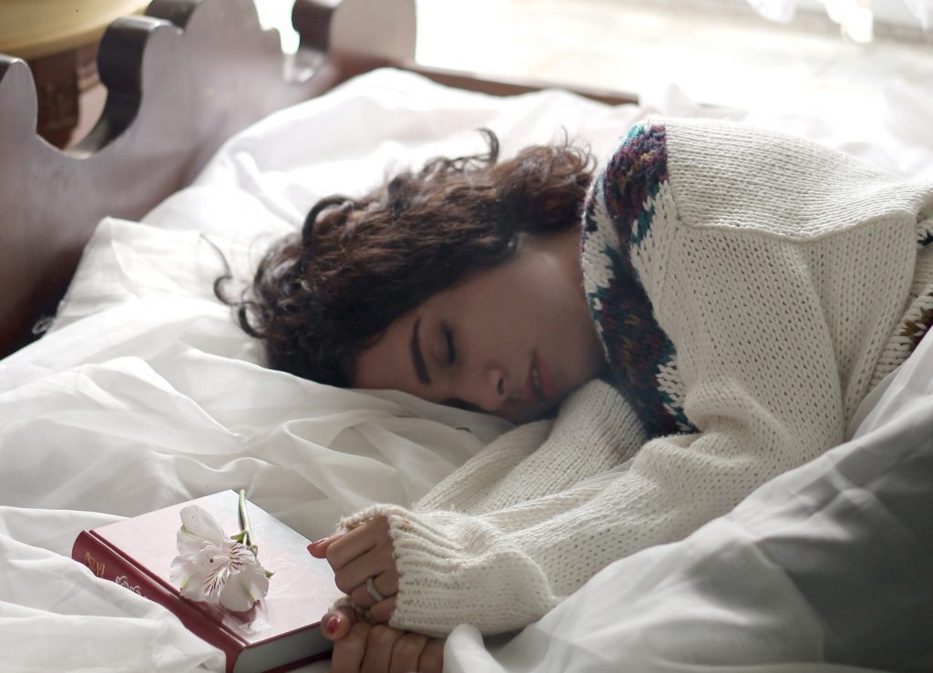 late-sleeping-on-weekends,-waking-early-on-workdays-maybe-bad-for-health