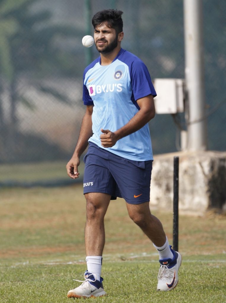 shardul-gets-very-limited-credit-for-the-way-he-bowls:-aakash-chopra