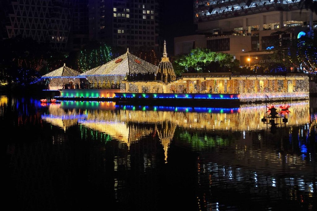 sri-lanka-earns-$800-mn-from-tourism-this-yr