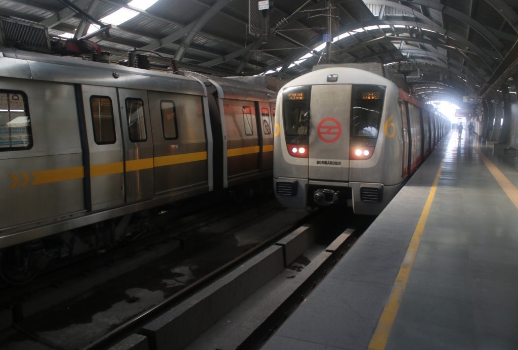 Man jumps in front of Delhi Metro, dies man-jumps-in-front-of-delhi-metro,-dies
