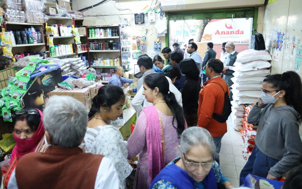 after-tomatoes,-pulses,-rice,-and-flour-also-burn-holes-in-pockets-of-delhiites