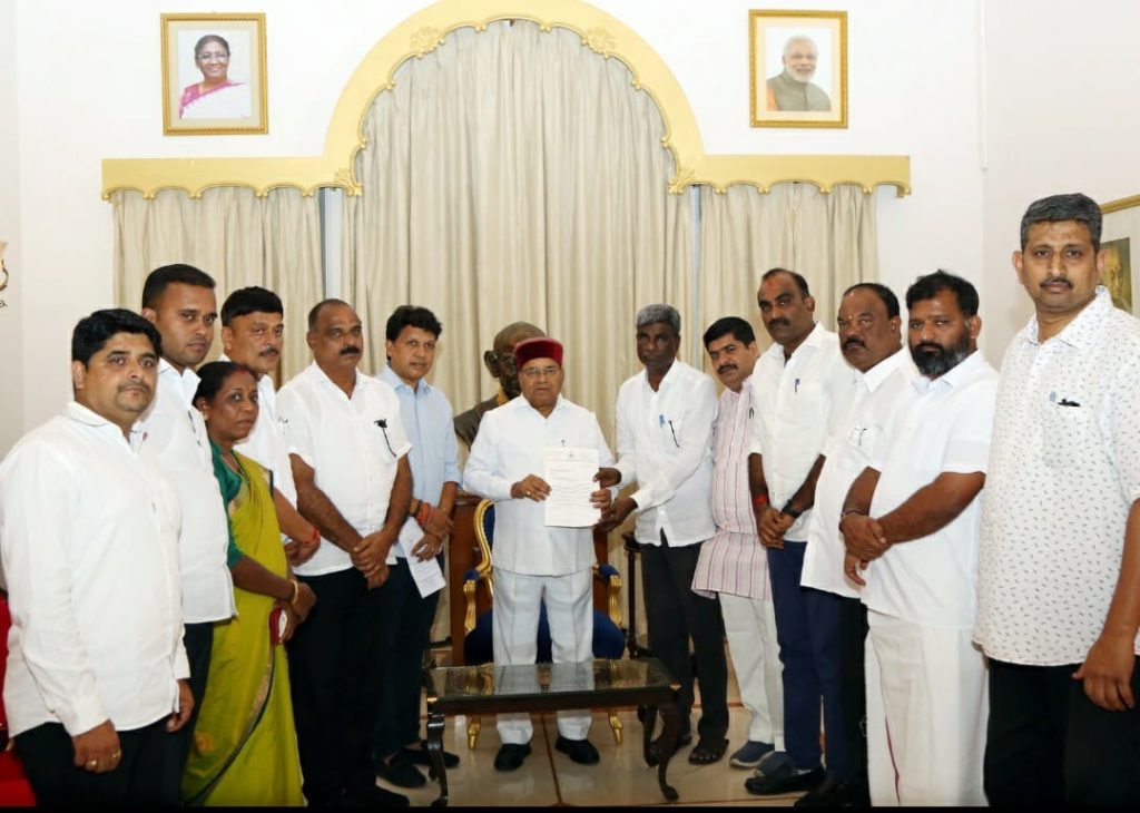 restroom-recording-case:-k’taka-bjp-meets-governor,-asks-for-sit-probe