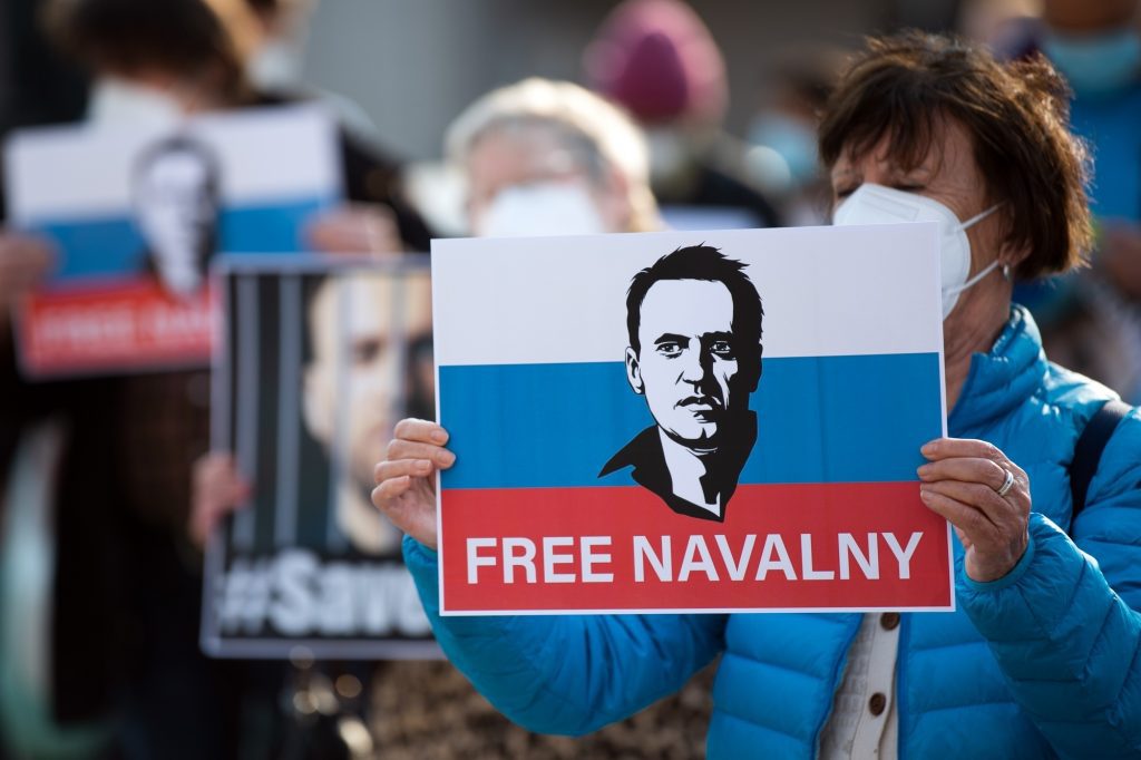 kremlin-critic-alexei-navalny’s-jail-term-extended-to-19-yrs