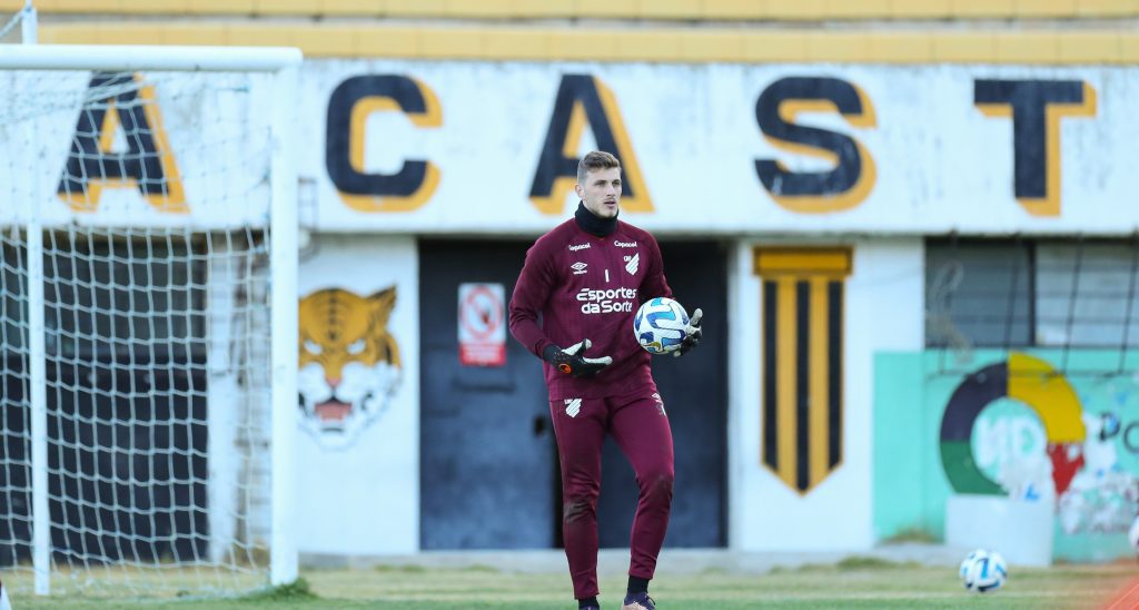 inter-milan-make-bid-for-brazilian-goalkeeper-bento-krepski