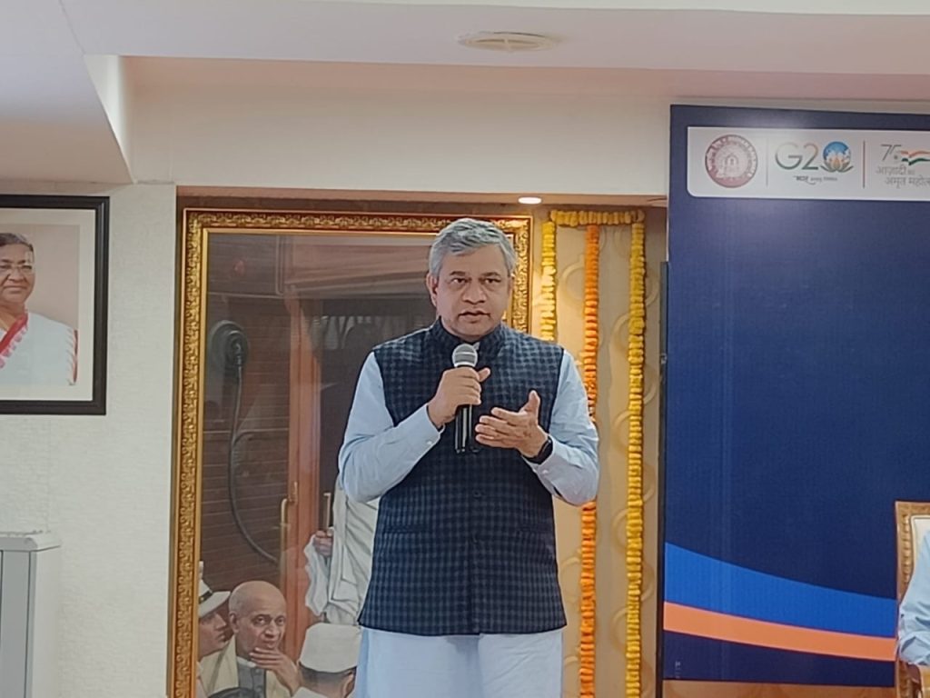 Redevelopment works of 508 stations will be done at a rapid pace, says Railway Minister redevelopment-works-of-508-stations-will-be-done-at-a-rapid-pace,-says-railway-minister