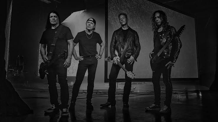 Metallica forced to pay over $300k in damages as fans damage venue property metallica-forced-to-pay-over-$300k-in-damages-as-fans-damage-venue-property