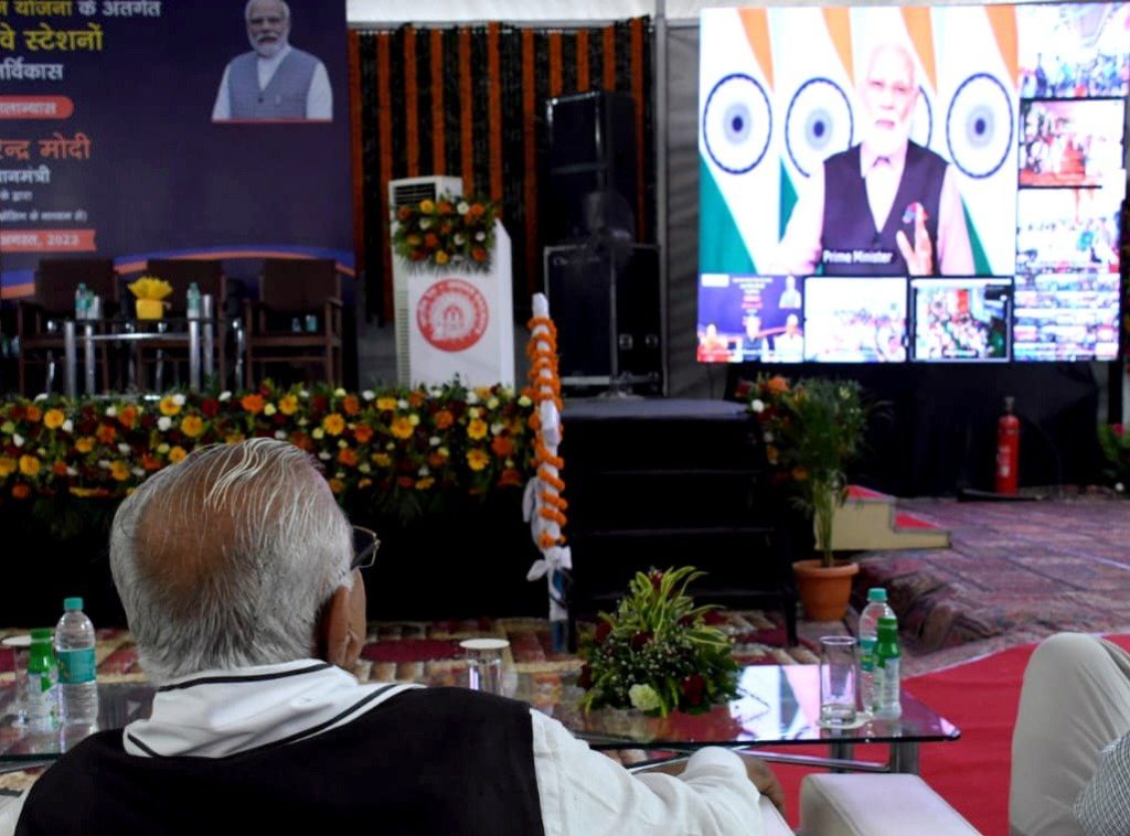 haryana-cm-thanks-modi-for-opting-15-railway-stations-for-modernisation
