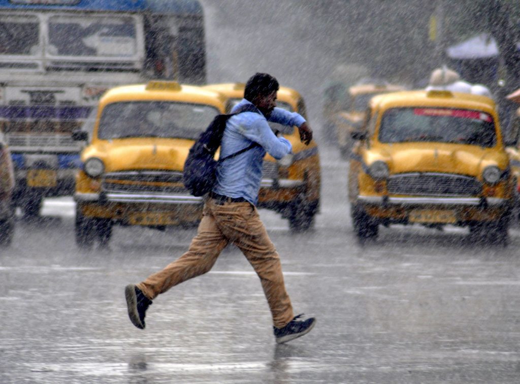 IMD forecasts rainfall in several parts of India imd-forecasts-rainfall-in-several-parts-of-india