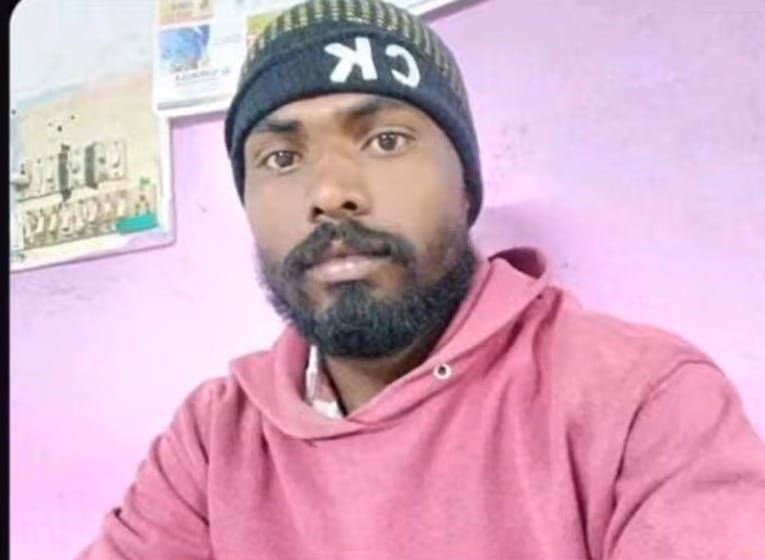 drunkard-strips-woman-on-road-in-hyderabad