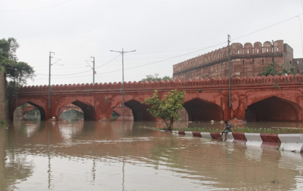 haryana-takes-action-against-four-irrigation-dept-officers-for-flooding-in-delhi