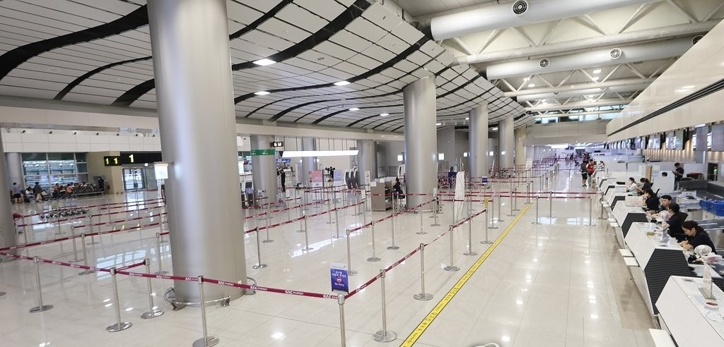 450 flights cancelled in S.Korea due to typhoon Khanum 450-flights-cancelled-in-s.korea-due-to-typhoon-khanum