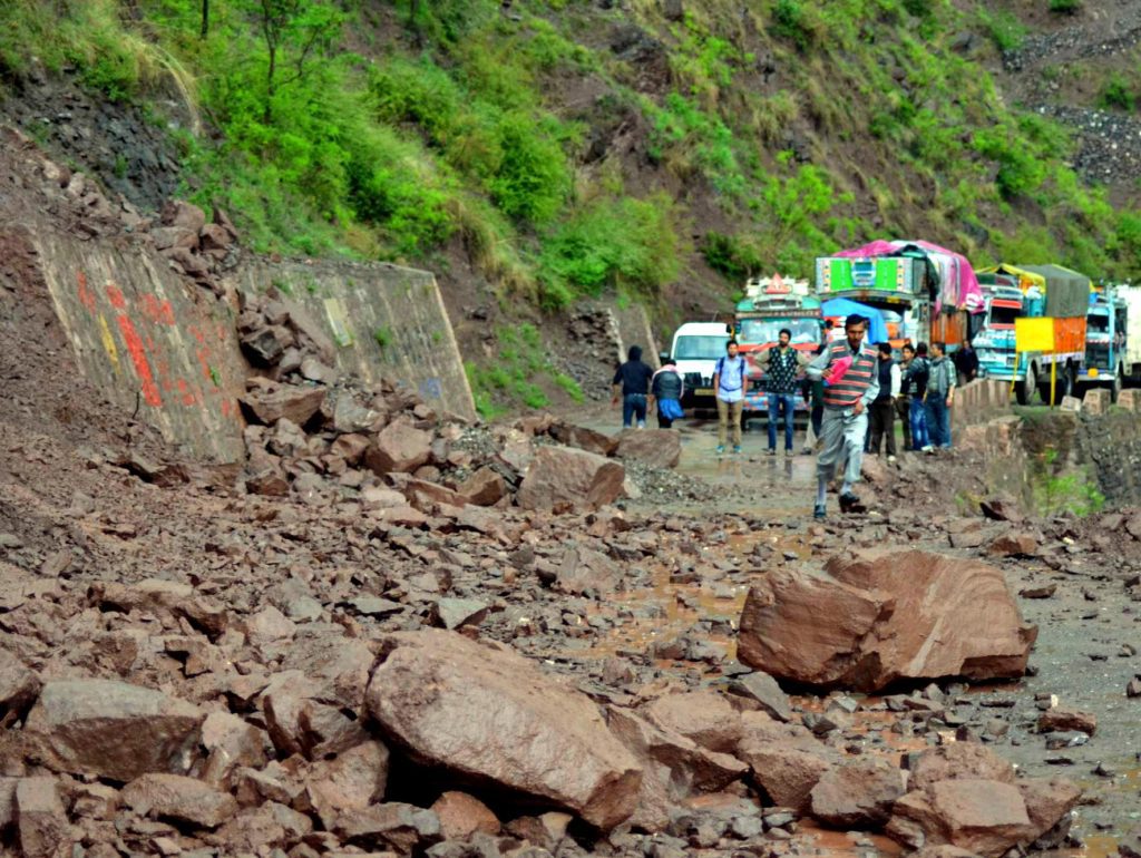 chandigarh-shimla-highway-closes-down-again-after-landslide