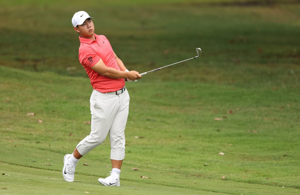 golf:-korea’s-tom-kim-shines-with-64,-trails-spieth-by-one-stroke-in-st-jude-championship