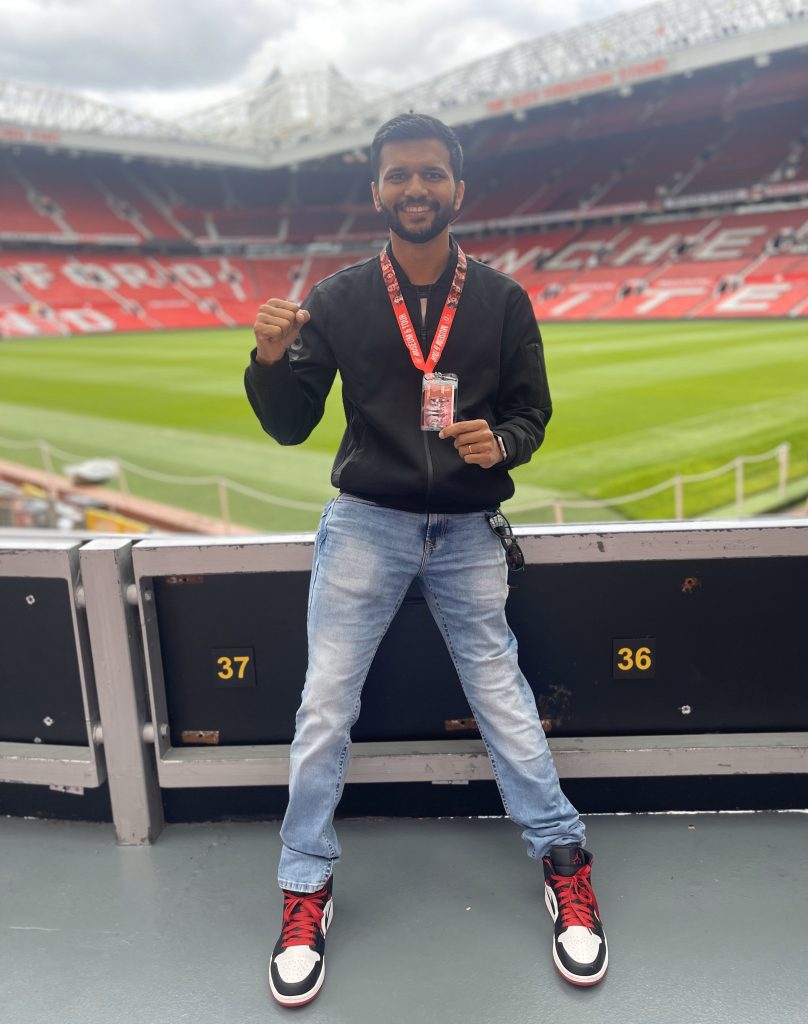 ‘theatre-of-dreams’:-para-shuttlers-pramod,-sukant-visit-man-united’s-stadium
