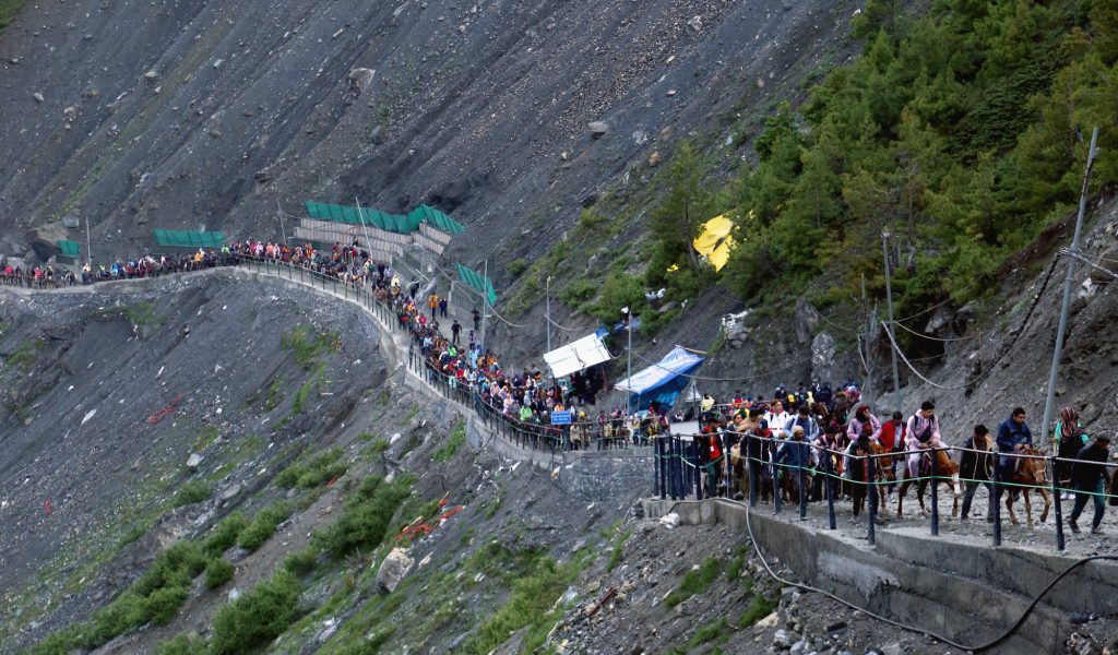 Amarnath Yatra to continue only on alternate days amarnath-yatra-to-continue-only-on-alternate-days