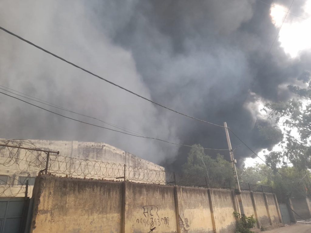 massive-fire-breaks-out-in-delhi-godown