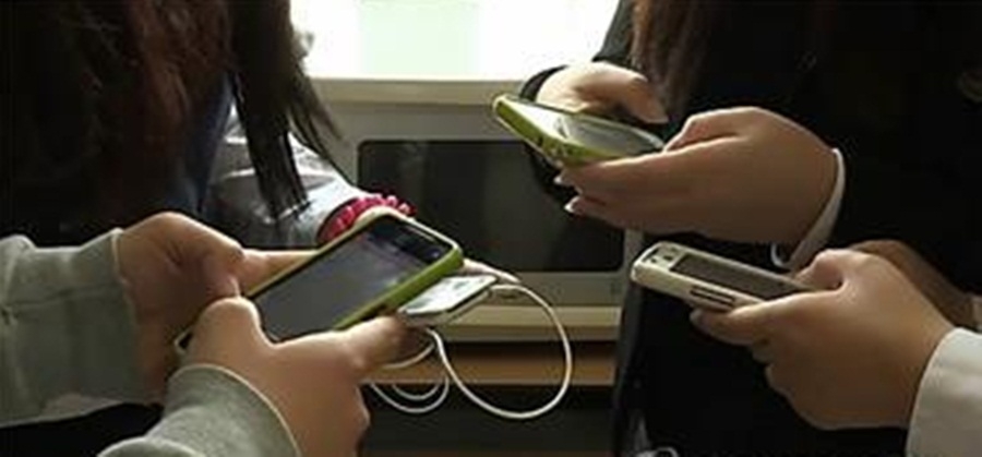 Mobile production crosses 2 bn units under ‘Make in India’ initiative: Report mobile-production-crosses-2-bn-units-under-‘make-in-india’-initiative:-report