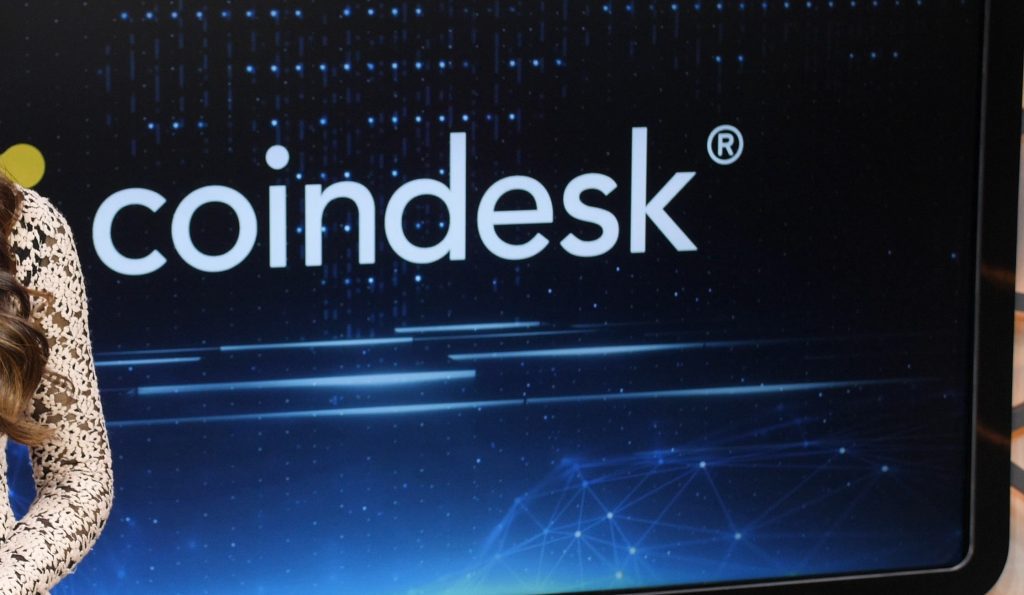 coindesk-to-slash-workforce-ahead-of-potential-sale:-report