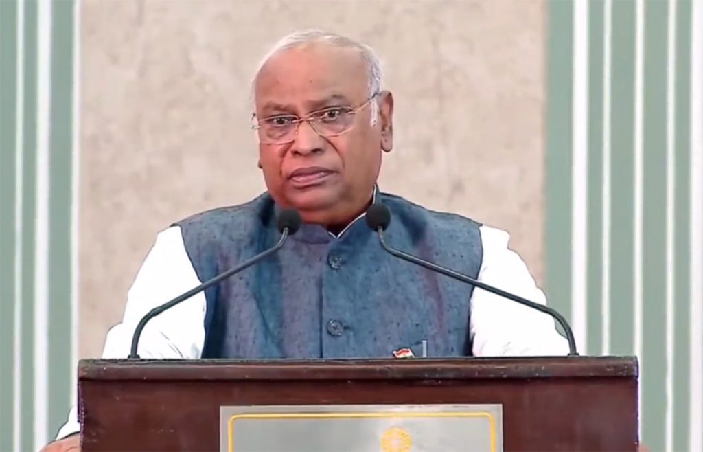 kharge-express-grief-over-death-of-people-in-hp