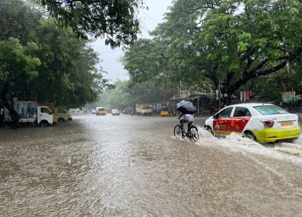 heavy-rain-lashes-chennai,-waterlogging-in-many-parts