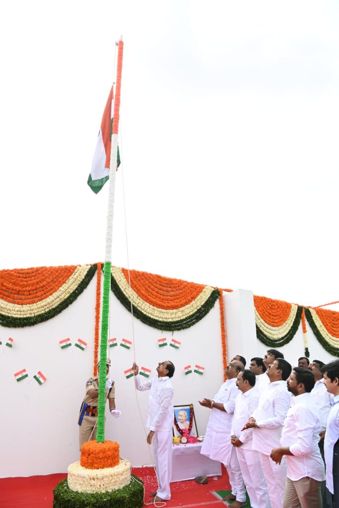 patriotic-fervor-marks-i-day-celebrations-across-telangana