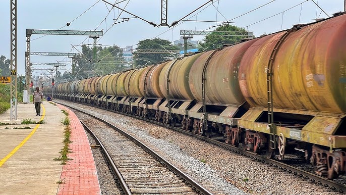 bihar:-fire-in-oil-tanker-of-goods-train-triggers-panic