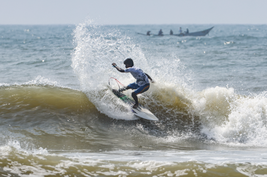 world-surf-league:-top-seeds-flare-on-day-2-of-tamil-nadu-international-surf-open