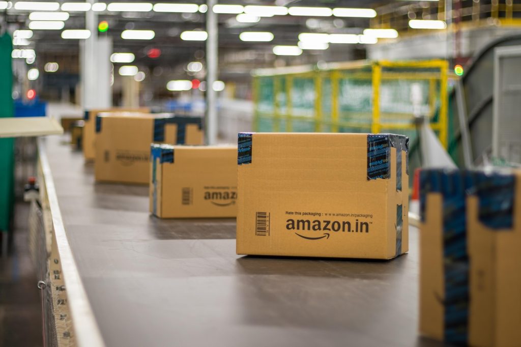 amazon-pushing-injured-employees-to-keep-working-at-warehouses:-report