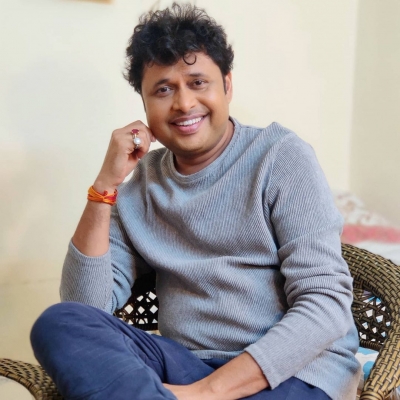 yogesh-tripathi-captures-life’s-memories-in-photo-albums