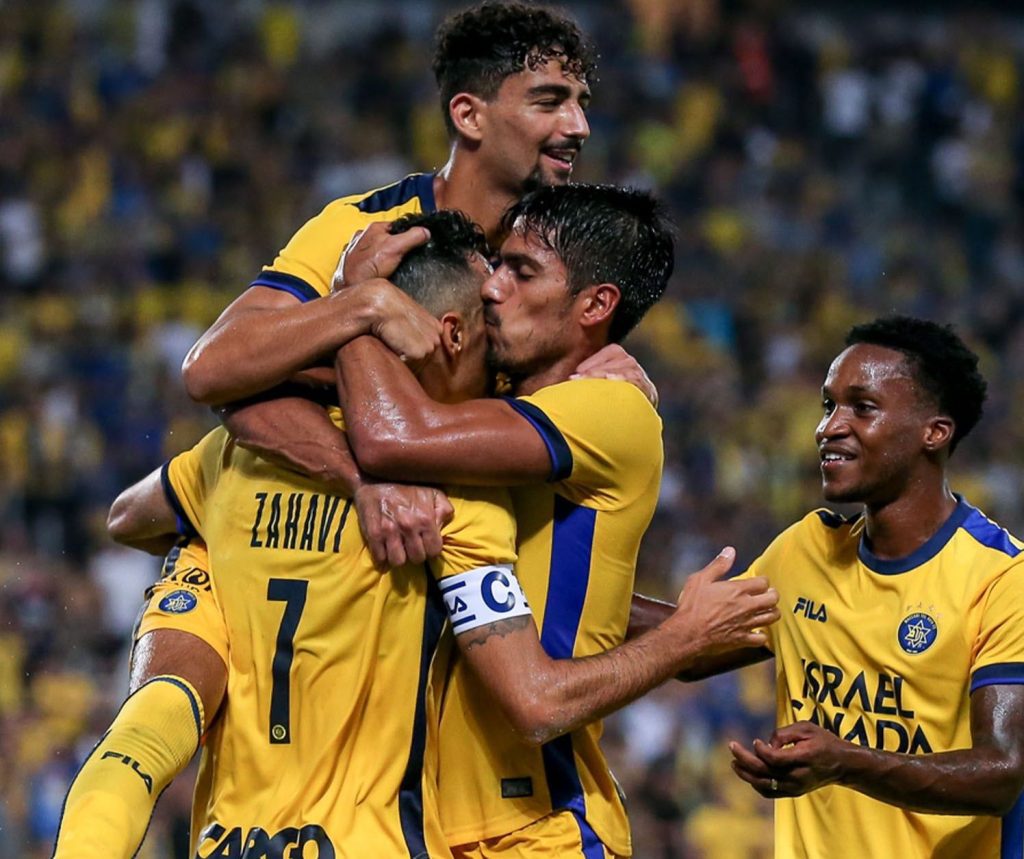 uefa-conference-league:-maccabi-tel-aviv-advance-to-playoffs-after-home-win-over-aek-larnaca