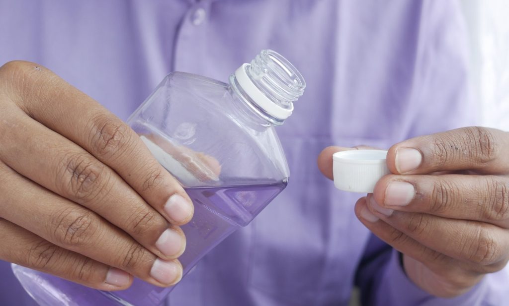 Simple mouth rinse may signal early heart disease risk simple-mouth-rinse-may-signal-early-heart-disease-risk