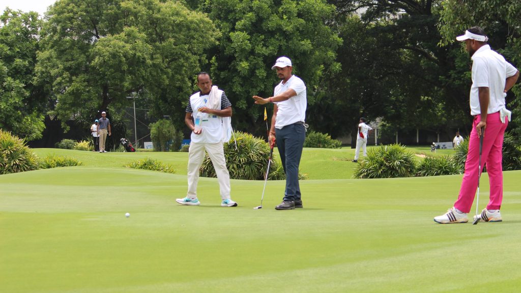 pro-championship-2023:-golfers-akshay-sharma,-sunhit-bishnoi-gain-two-shot-advantage-on-moving-day