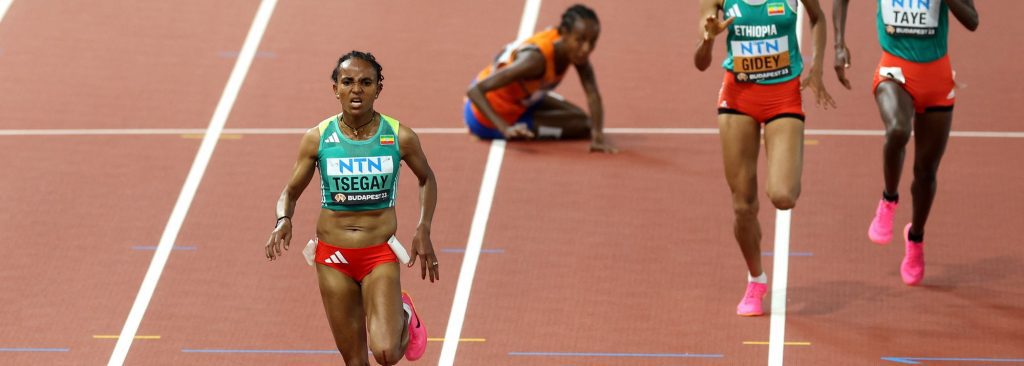 world-athletics-championships:-usa-sets-world-record-in-4x400m-mixed-relay-on-day-of-firsts-and-falls-(round-up)