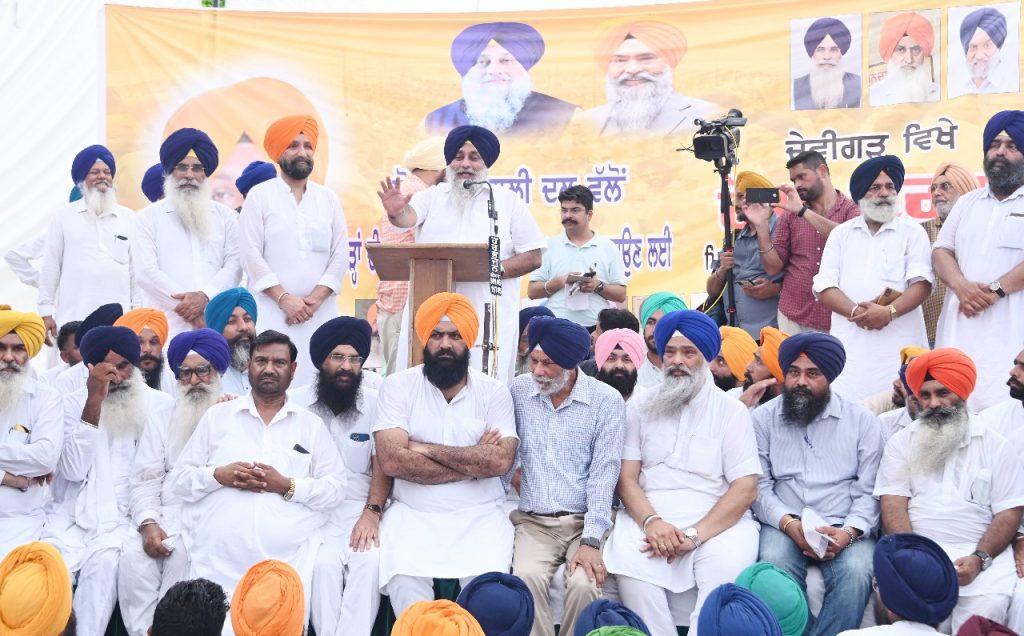 Don’t let AAP men enter villages till farmers get relief: Sukhbir Badal don’t-let-aap-men-enter-villages-till-farmers-get-relief:-sukhbir-badal