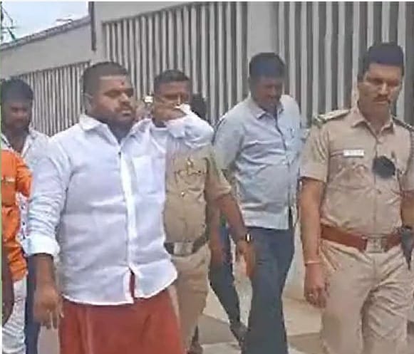 k’taka:-bjp-leader-arrested-for-carrying-out-propaganda-against-priyank-kharge