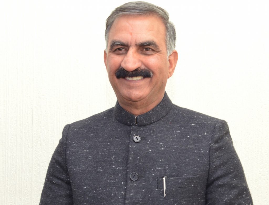 providing-all-possible-help-to-over-800-stranded-commuters:-himachal-cm