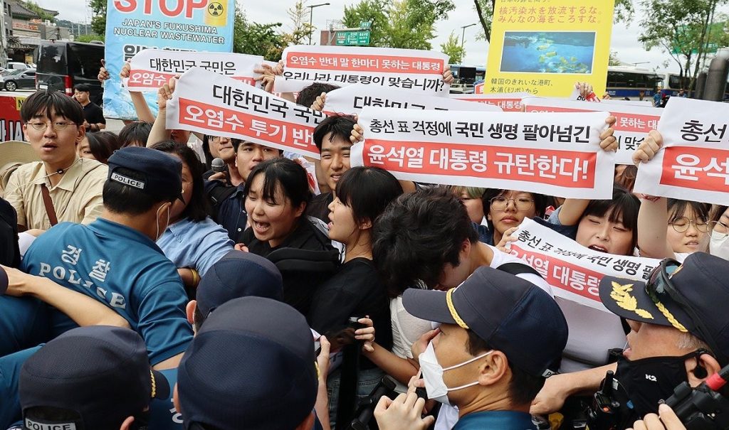 Fukushima water discharge: 16 students apprehended for attempting to enter Japan Embassy fukushima-water-discharge:-16-students-apprehended-for-attempting-to-enter-japan-embassy