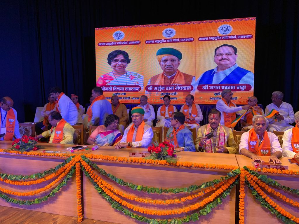 development-stalled-in-raj,-congress-leaders-trying-to-save-their-chairs:-meghwal