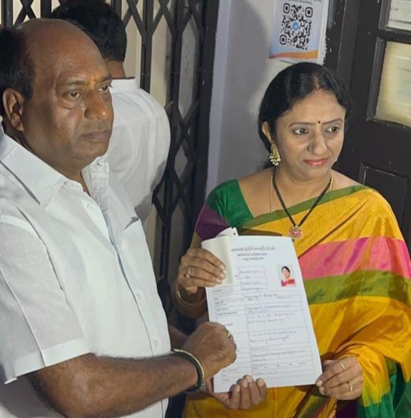KCR’s niece is Congress ticket aspirant from Karimnagar kcr’s-niece-is-congress-ticket-aspirant-from-karimnagar