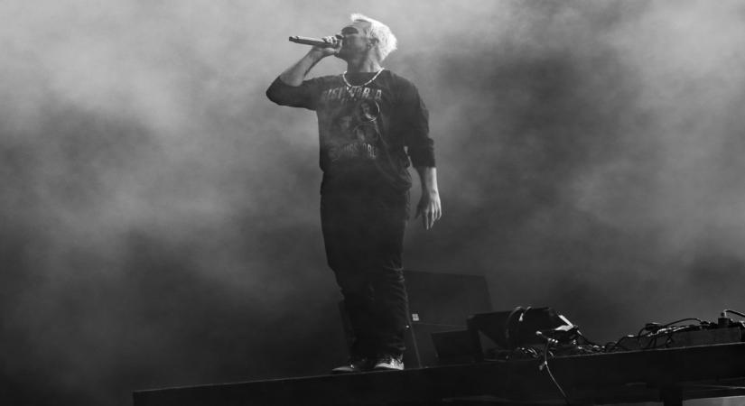 Diplo cried in the airport bathroom after learning about his mother’s death diplo-cried-in-the-airport-bathroom-after-learning-about-his-mother’s-death