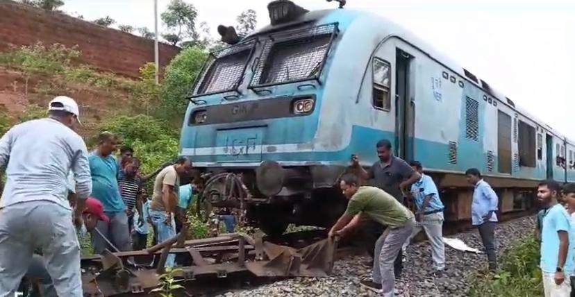 Tripura: Narrow escape for passengers as train hits stone-laden trolley (Lead) tripura:-narrow-escape-for-passengers-as-train-hits-stone-laden-trolley-(lead)