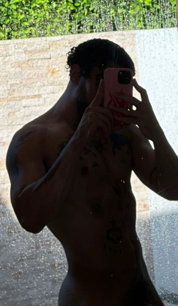 Bad Bunny leaves little to imagination after posting a nude selfie bad-bunny-leaves-little-to-imagination-after-posting-a-nude-selfie