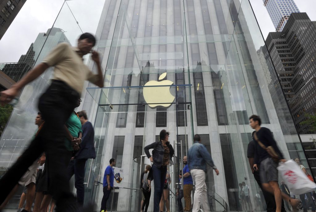 apple-may-become-world’s-largest-smartphone-brand-by-early-2024