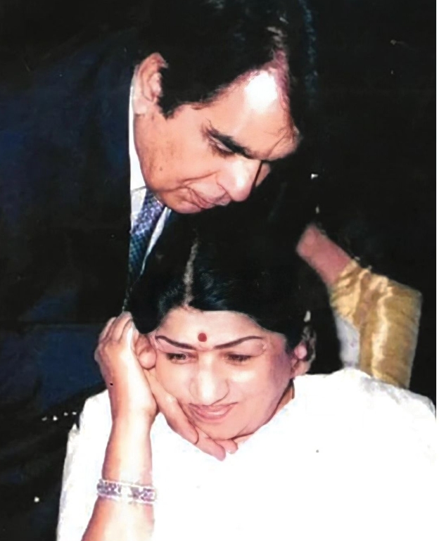Saira Banu describes the brother-sister bond between Dilip Kumar and Lata Mangeshkar saira-banu-describes-the-brother-sister-bond-between-dilip-kumar-and-lata-mangeshkar